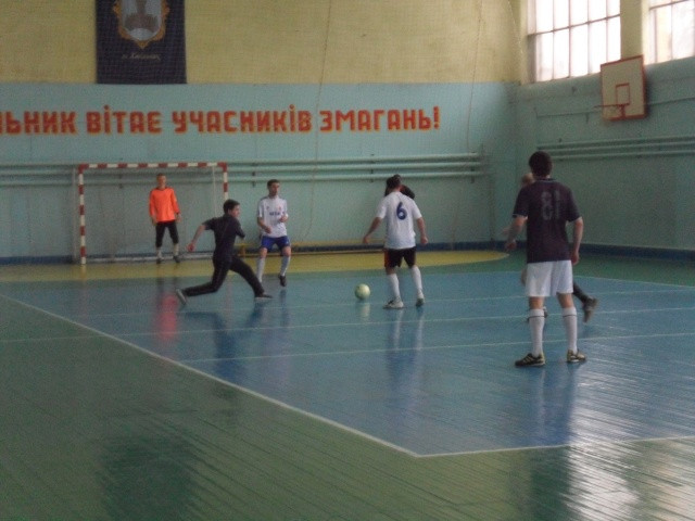Перший ігровий день завершено