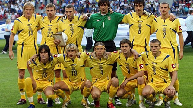 Національна збірна України з футболу в 2011 році проведе свій перший товариський матч проти збірної команди Румунії.